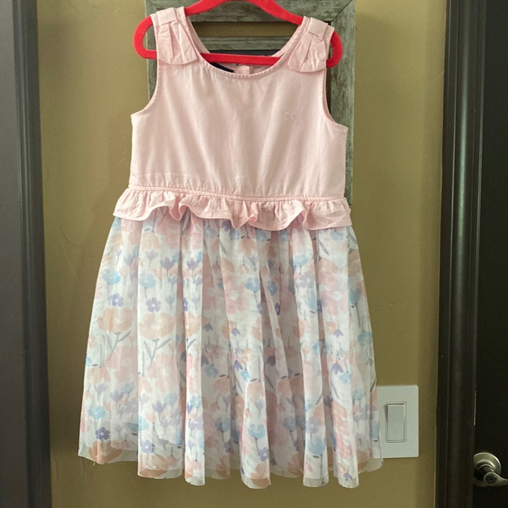 Pink flower girls dress. Top cotton, bottom soft tulle. excellent condition